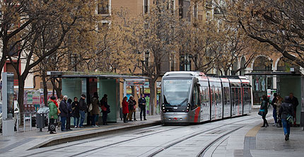 Tranvía llegando a parada